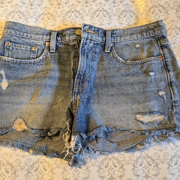 Lucky Brand Mid Short, sz 8 - Picture 1 of 6